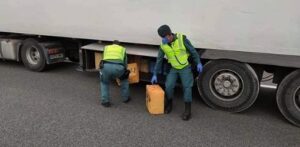 انطلقت من المغرب.. ضبط شاحنة محملة بأزيد من 280 كلغ من الشيرا بإسبانيا 4 86206482 61353988