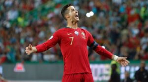 christiano ronaldo portugal jubel 1571133805 26578 686x383 1