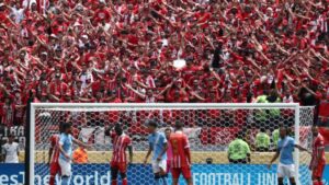 “ليكيب” تتغنى بشغف جماهير الوداد 5 8572fc9447350eba1b414b443d438fc9fa0a55bd 686x386 1