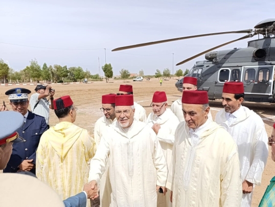 الحاجب-الملكي-يسلم-هبة-ملكية-لضريح-سيدي-رحال-البودالي-بقلعة-السراغنة