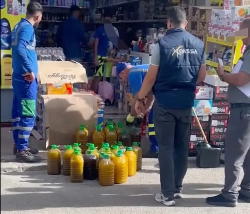 طنجة:-“أونسا”-تتدخل-بعد-انتشار-زيوت-زيتون-مجهولة-المصدر-بأثمنة-رخيصة