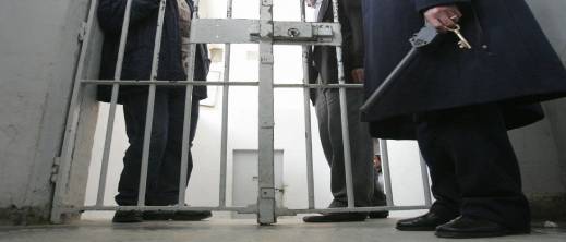 محكمة-تدين-مفتش-شرطة-بالحبس-بسبب-تدوينات-مسيئة-للمؤسسات