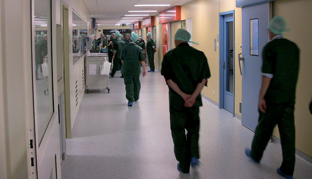 وزارة-الصحة-توافق-على-زيادة-أجور-الأطباء-الداخليين-والمقيمين-بـ1500-درهم