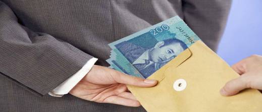 توقيف-ضابط-ومفتش-شرطة-بتهمة-ابتزاز-مواطنين