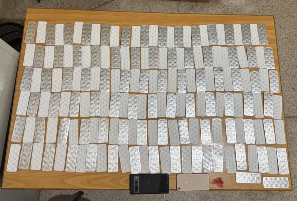 توقيف-ثلاثة-أشخاص-بحوزتهم-1700-قرص-مخدر-بسلا