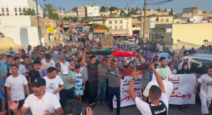 وقفة-الكرامة-بـ”ساحة-الفرس”-بتيسة.-20-جمعية-تطالب-السلطات-بوقف-التحريض