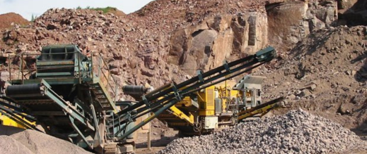 عامل-خمسيني-يلقى-حتفه-في-مقلع-حجارة-بتزطوطين