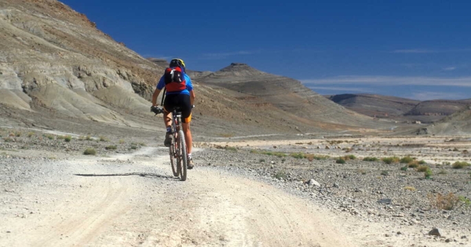 طريق-بالمغرب-ضمن-قائمة-أجمل-مسارات-الدراجات-في-العالم