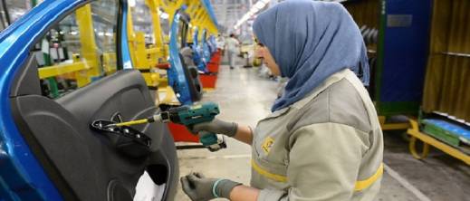 44%-من-اليد-العاملة-الصناعية-في-المغرب-نساء.-أرقام-تكشف-تحولا-نوعيا