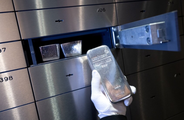 صعود-الذهب-إلى-مستوى-تاريخي-والفضة-عند-أعلى-مستوى-منذ-2011