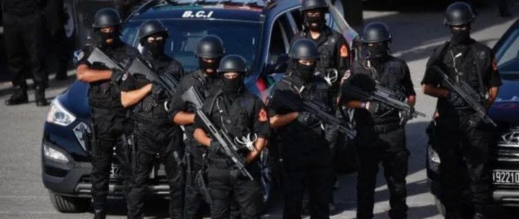 تعزيزات-أمنية-مكثفة-تصل-العروي-لتنفيذ-مداهمات-ضد-مثيري-الشغب