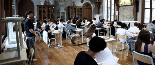 فرنسا.-آلاف-الطلبة-المغاربة-أمام-شبح-الانقطاع-عن-الدراسة