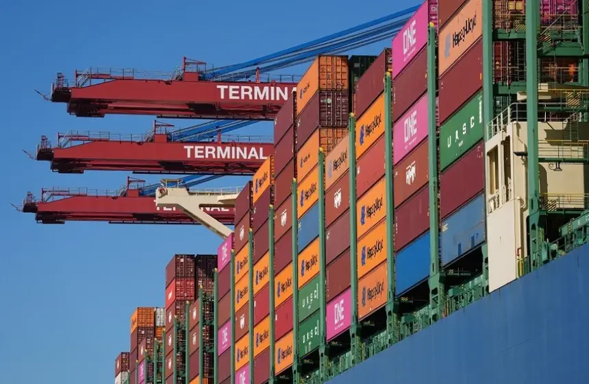 الرسوم-الجمركية-والضرائب-غير-المباشرة.-أبرز-التدابير-التي-يقترحها-مشروع-قانون-مالية-سنة-2026