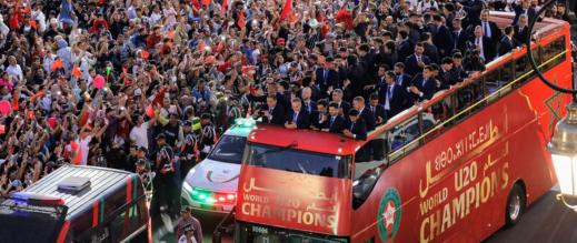 لاعبو-المنتخب-الوطني-يشيدون-بالعناية-الملكية-ويعدون-بمزيد-من-الإنجازات