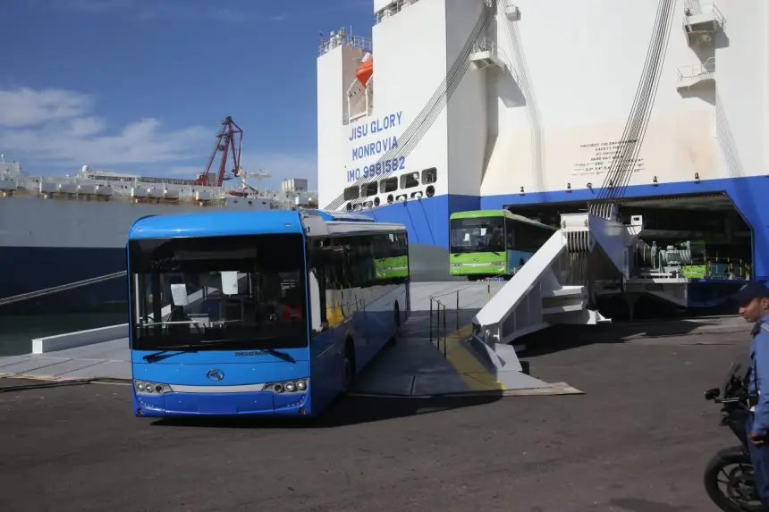 البرنامج-الجديد-للنقل-الحضري-العمومي.-إستلام-257-حافلة-جديدة-بميناء-الدار-البيضاء