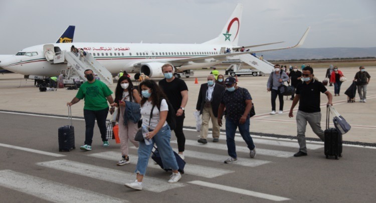 تقرير-فرنسي-يكشف:-الجالية-المغربية-وراء-انتعاش-الرحلات-الجوية-بين-البلدين