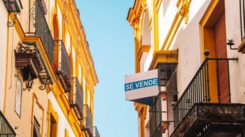 آلاف-المغاربة-اقتنوا-مساكن-في-إسبانيا.-ومكتب-الصرف-“يدقق”-بحثًا-عن-“مخالفين”