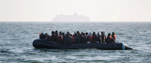 أسر-مغربية-تناشد-السلطات-بعد-انقطاع-الاتصال-بقارب-هجرة-يضم-51-شخصًا