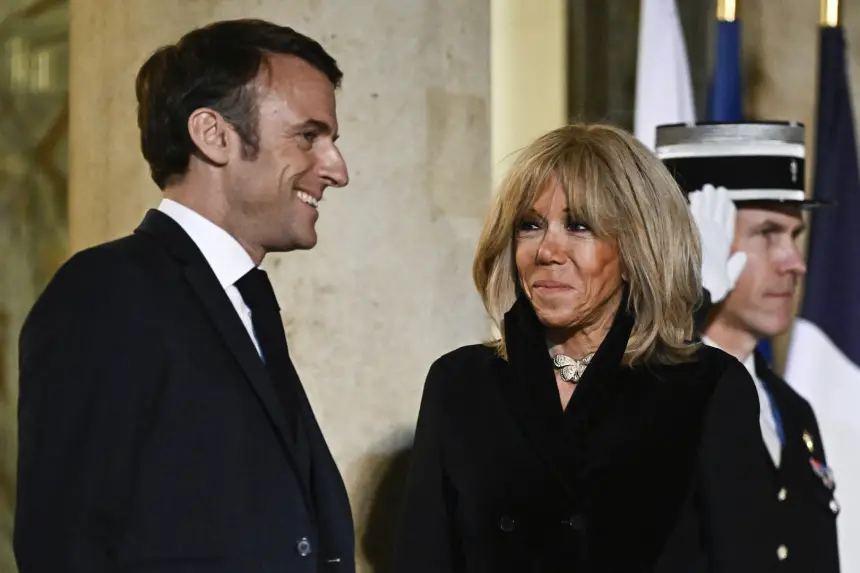 محاكمة-10-أشخاص-متهمين-بتشويه-سمعة-زوجة-الرئيس-الفرنسي-ماكرون