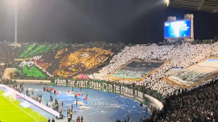 تيفوهات-رائعة-لجماهير-الرجاء-في-مباراة-الديربي-أمام-الوداد