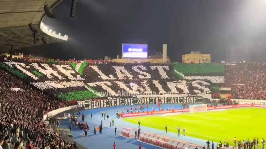 تيفوهات-ورسائل-جمهور-الوداد-في-الديربي-البيضاوي