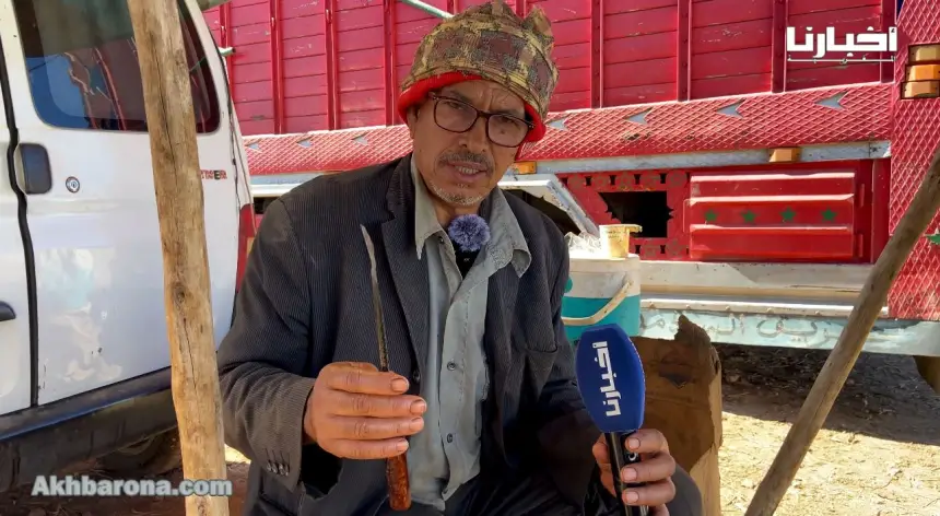 “مول-البركة”.-حكاية-الرجل-الغامض-من-واد-زم-الذي-يُقال-إنه-يعالج-“بومزوي”-بلمسة-واحدة