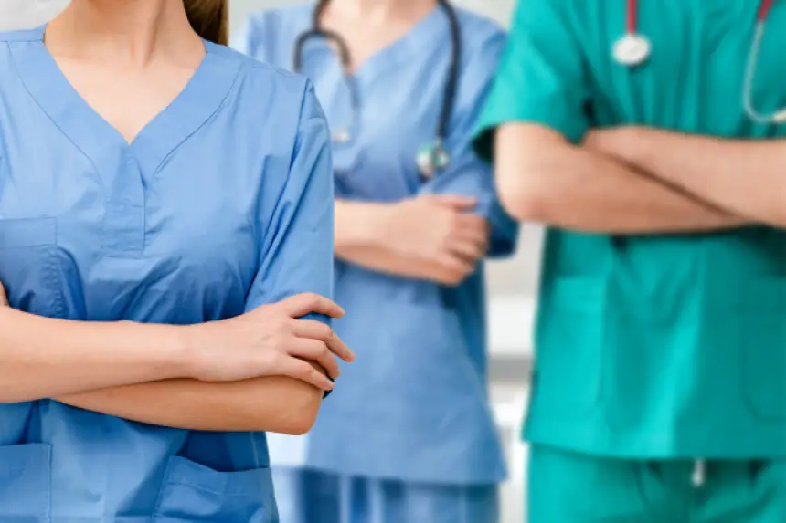 بث-“تيك-توك”-داخل-مستشفى-يجرّ-ممرضتين-إلى-التوقيف-والمجلس-التأديبي