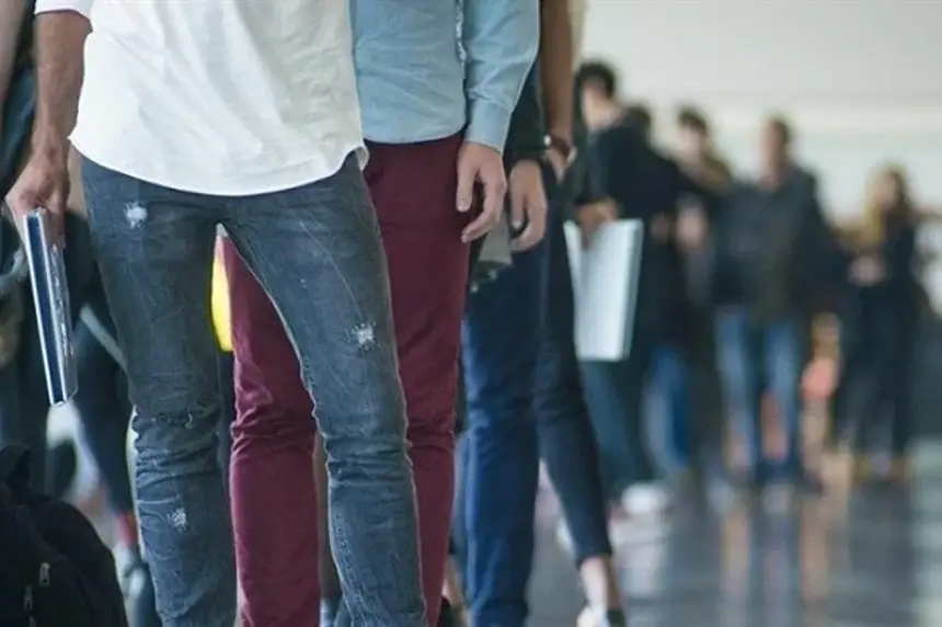 قانون-فرنسي-جديد-يهدد-آلاف-الوظائف-بالمغرب