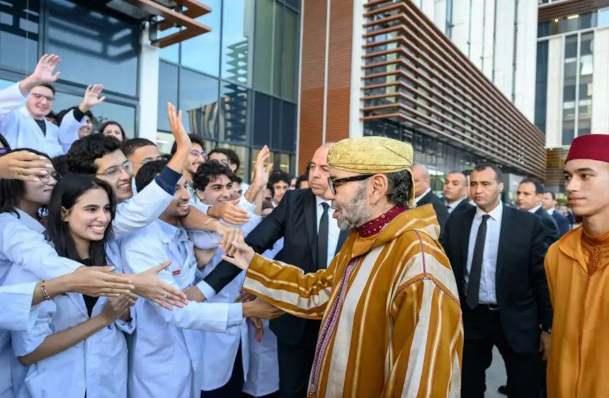 الملك-يدشن-المركب-الاستشفائي-الجامعي-الدولي-محمد-السادس-للرباط-ويعطي-تعليماته-لافتتاح-مركز-استشفائي-جامعي-آخر-بأكادير
