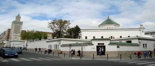 الأوقاف-تخصص-ميزانية-ضخمة-لـ-18-جمعية-إسلامية-في-أوروبا-وكندا-بهدف-“التأطير-الديني”-للمغاربة