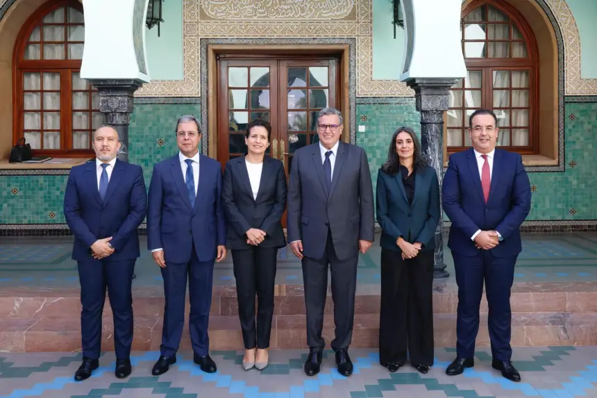 أخنوش-يترأس-مراسم-التوقيع-على-اتفاقية-تتعلق-بمشاريع-إنتاج-الكهرباء-انطلاقا-من-الطاقات-المتجددة