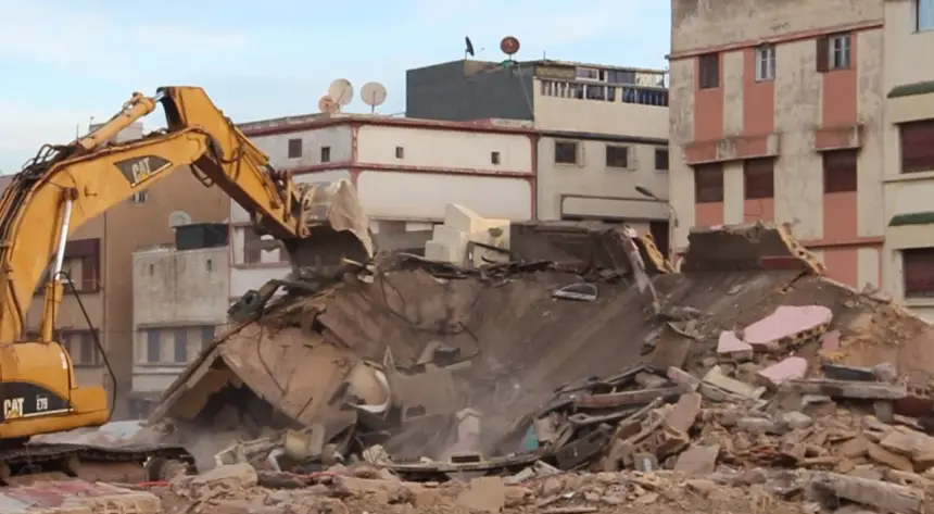 السلطات-بعين-الشق-تهدم-مستودعات-عشوائية-لبيع-مواد-البناء-بالدار-البيضاء