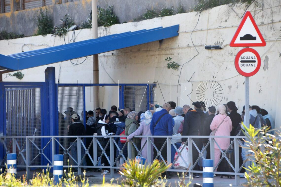 تطبيق-نظام-“الحدود-الذكية”-يربك-حركة-العبور-بين-المغرب-وإسبانيا