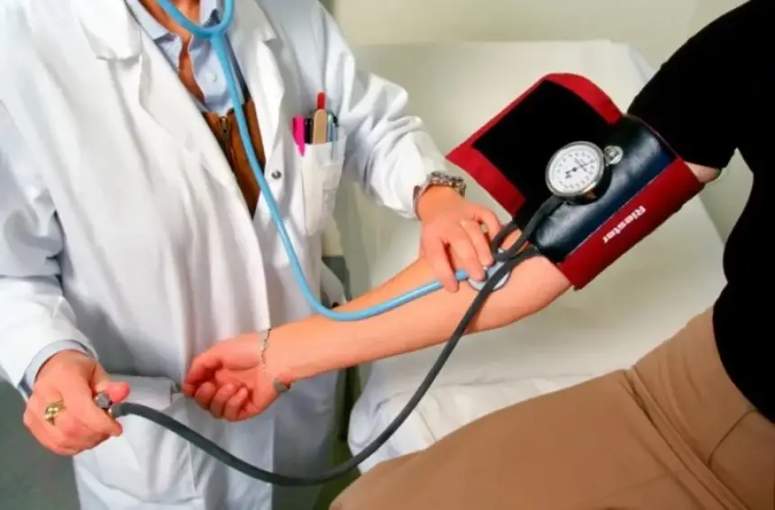 دراسة:-اضطرابات-النوم-بعد-انقطاع-الطمث-تزيد-خطر-ارتفاع-ضغط-الدم-لدى-النساء