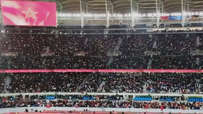 التبوريشة.-النشيد-الوطني-يهز-جنبات-ملعب-ابن-بطوطة-بطنجة-في-أجواء-حماسية-استثنائية