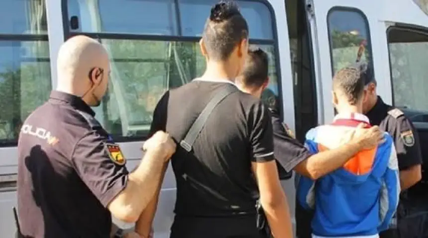 تحقيق-صادم.-مسؤولون-وأثرياء-من-المغرب-والجزائر-يتخلون-عن-أبنائهم-القاصرين-عمدا-بإسبانيا