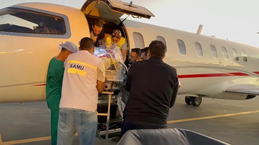 وزارة-الصحة-تتدخل-بطائرة-طبية-لإنقاذ-حياة-رضيع-بالعيون