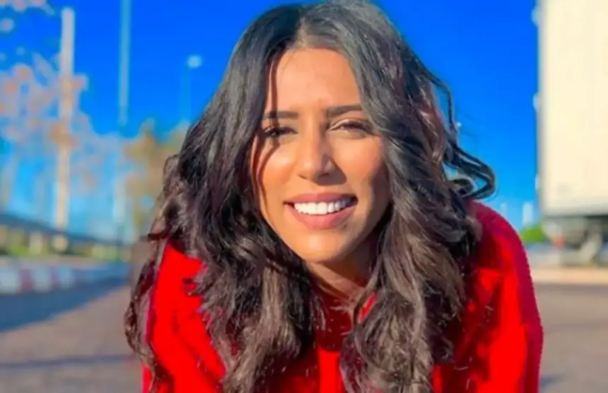 رجاء-بلمير-تكشف-تعرضها-للسرقة-بالمطار