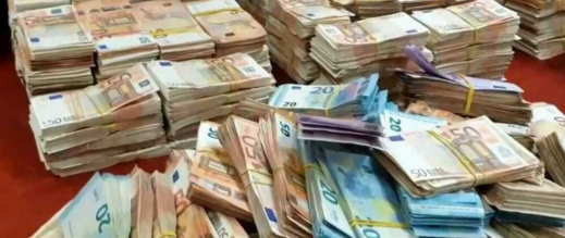 البنوك-المغربية-تبلغ-عن-تدفقات-ضخمة.-وتحقيقات-موسعة-لكشف-المصدر