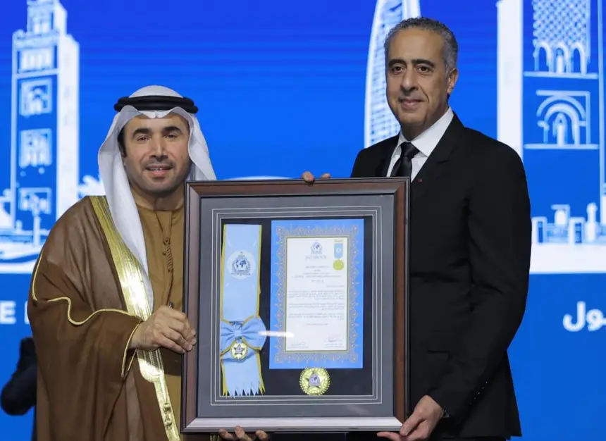 الأنتربول-توشّح-حموشي-بوسام-الأنتربول-من-الطبقة-العليا