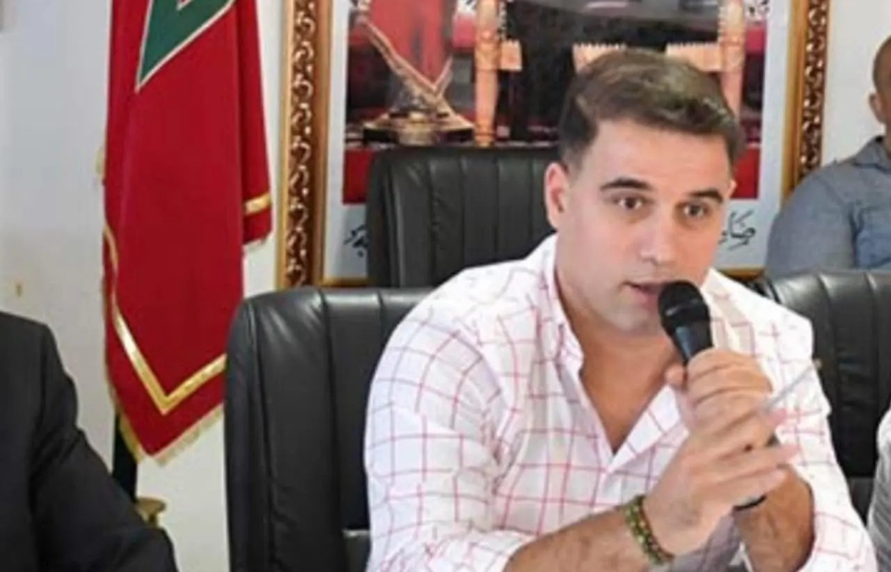 التيزيتي-ينتقد-مسؤول-مؤسسة-منتخبة-ويعتبره-مساهما-في-الجمود-الاقتصادي-للناظور