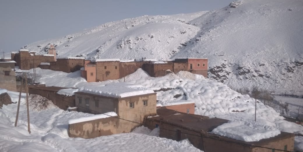 نشرة-إنذارية.-أمطار-قوية-وثلوج-يومي-الأحد-والإثنين-بالمغرب