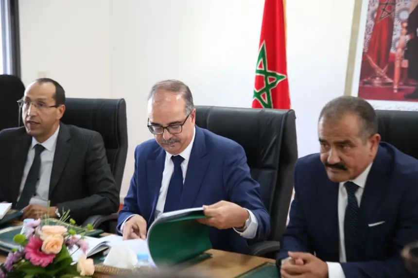 برر-القرار-بغياب-الحلول.-استقالة-مفاجئة-لرئيس-جماعة-تهز-إقليم-الصخيرات-تمارة