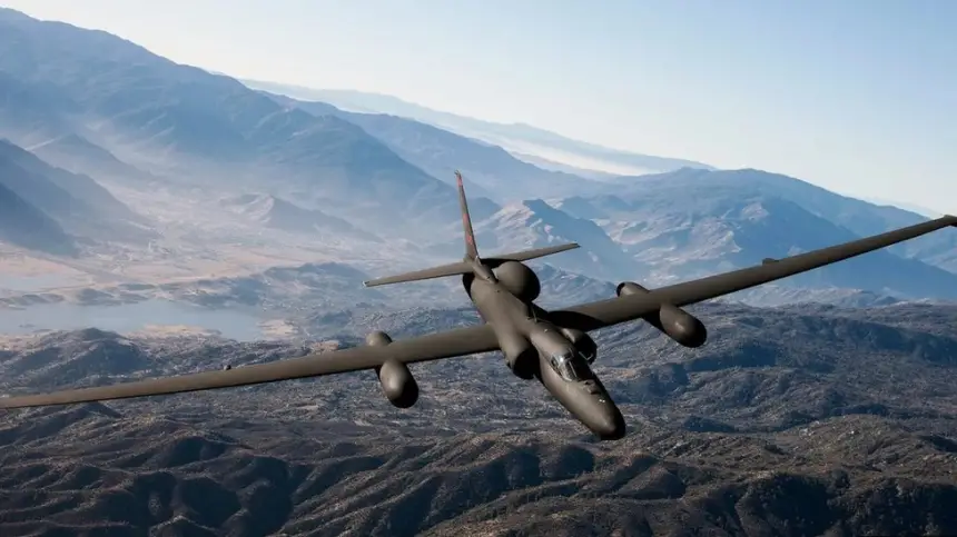 القوات-المسلحة-الملكية-ترصد-طائرة-تجسس-بريطانية-بمضيق-جبل-طارق