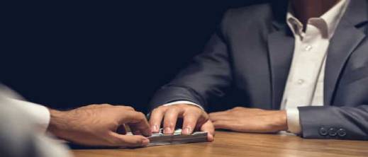 فضائح-صفقات-“العائلة”-تهز-جماعات-ترابية.-قضاة-الحسابات-يكشفون-المستور