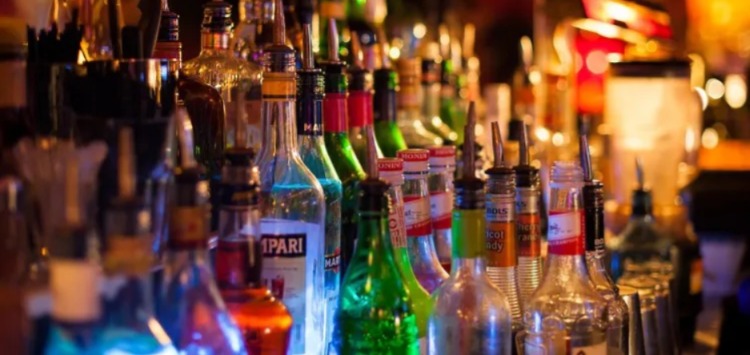 بريطانيا-تحذر-مواطنيها-من-استهلاك-الخمور-المغربية-خلال-زياراتهم-للمملكة