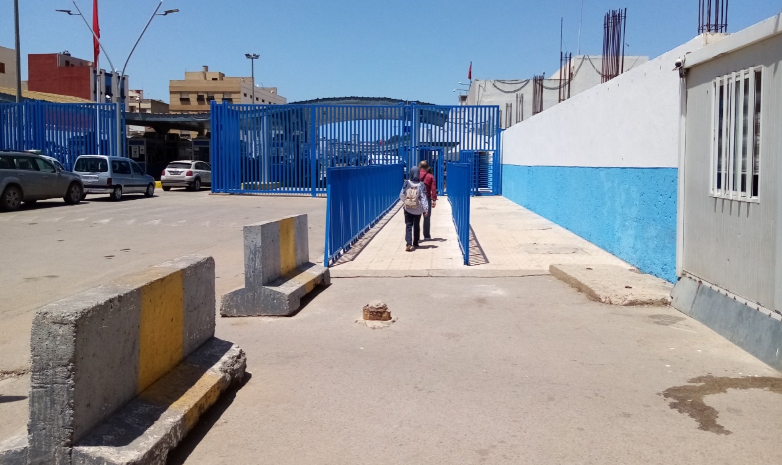 فوضى-التسول-و”الحراكة”-في-باب-مليلية-تسائل-السلطات-وتدعوها-للتحرك