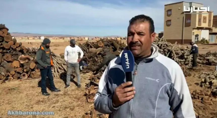 موجة-البرد-ترفع-أسعار-حطب-التدفئة-بإقليم-ميدلت-وتزيد-معاناة-السكان