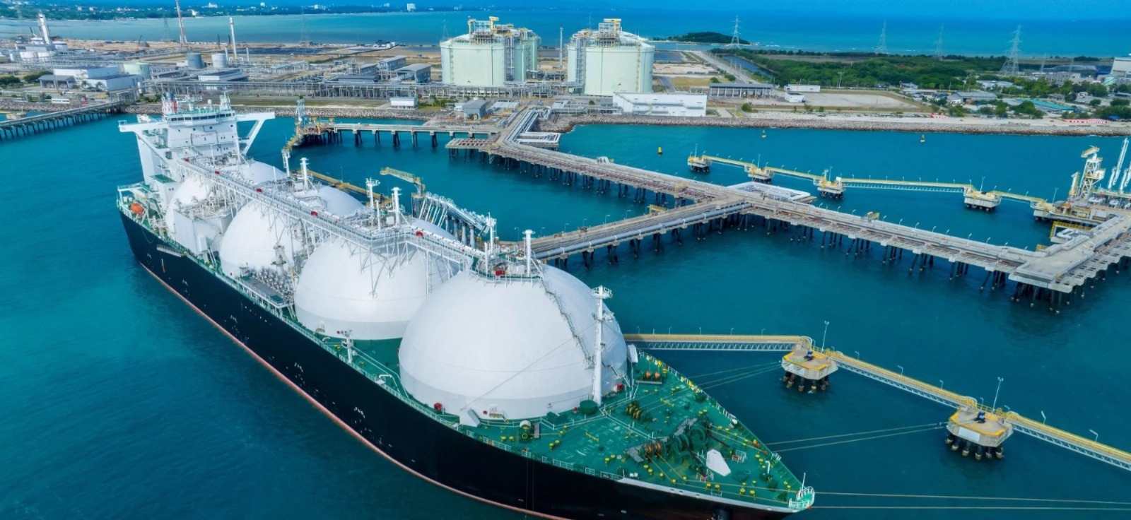 المغرب-يقترب-من-امتلاك-محطة-غاز-مسال-في-ميناء-الناظور-لتقليل-الاعتماد-على-إسبانيا