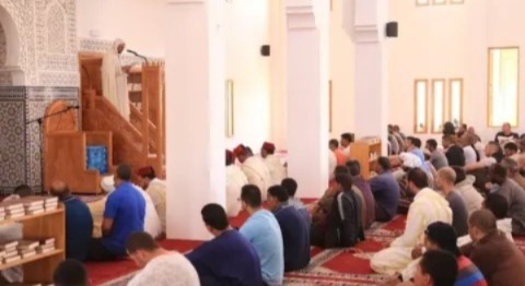 الأوقاف-في-خطبة-الجمعة:-الالتزام-بالقوانين-الوضعية-واجب-شرعي